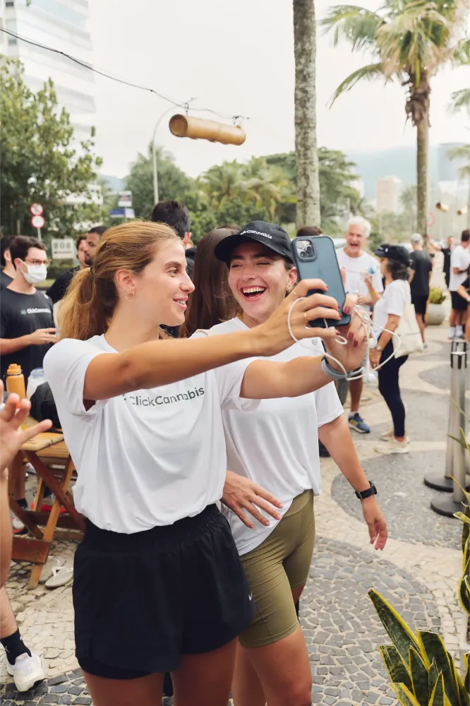 Album do Selfie entre amigas celebrando a participação no evento Click Runner
