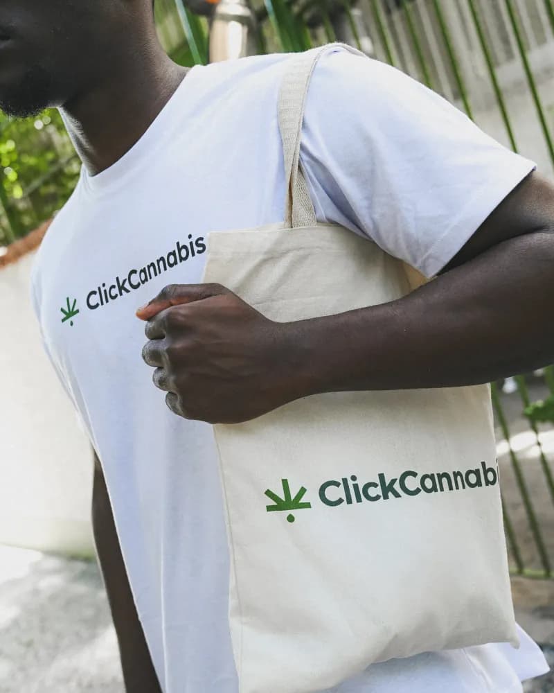 Album do Estilo e sustentabilidade: Ecobag e camiseta Click Cannabis